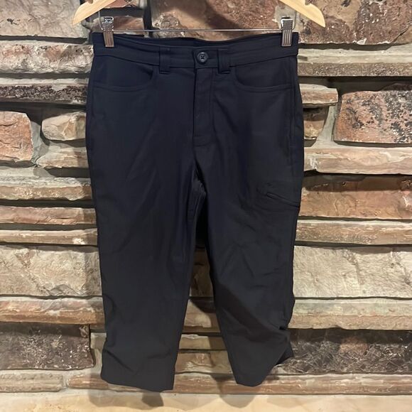 Eddie Bauer Pants - Eddie Bauer Rainier Black Hiking Capris with Elastic Ankle Scrunch